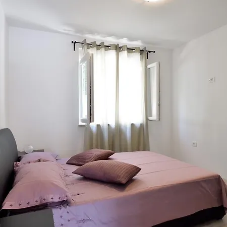 Panorama Apartment *