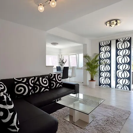 Apartment Panorama *